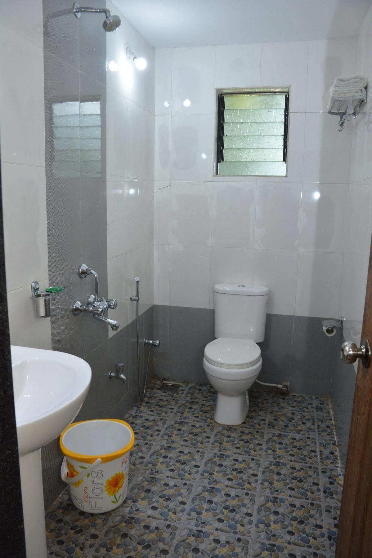 Rbr Suites Calangute Εξωτερικό φωτογραφία